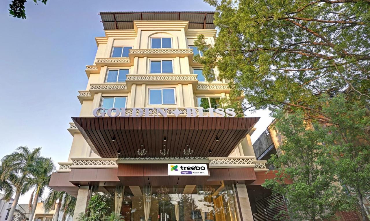 Treebo Premium Golden Bliss Trimurti Nagar Square 那格浦尔 外观 照片