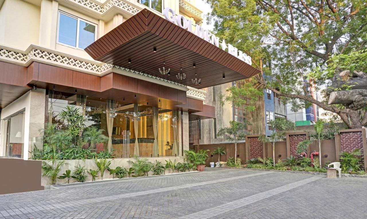 Treebo Premium Golden Bliss Trimurti Nagar Square 那格浦尔 外观 照片